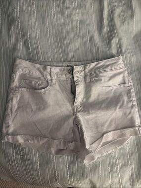 Authentic American Heritage White Rolled-Hem Denim Shorts